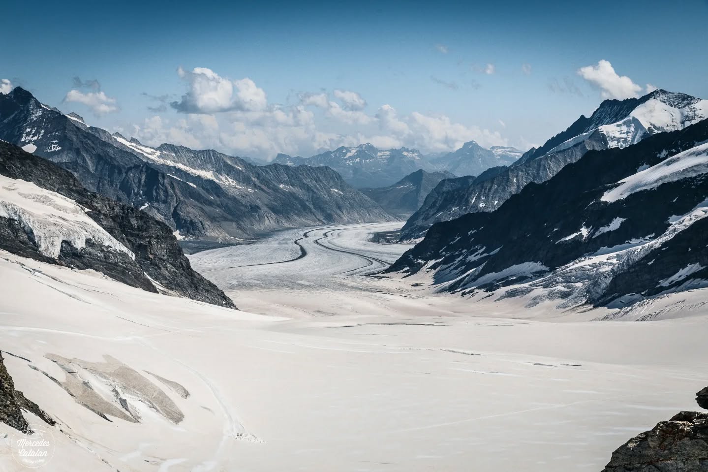Aletach Glacier, the largest glacier in the Swiss Alps
•
•
•
Canon EOS 5d Mark IV + 24-70mm
•
•
#Jungfraujoch #aletschglacier #berneseoberland #bernesealps #switzerland #exploretocreate #roamtheplanet #moodygrams #exploremore #passionpasport #myswitzerland #lifefolk #feelthealps #beautifuldestinations #anotherescape #sidetrackedmag #rsa_outdoors #lifeofadventure #fotonline_es #rsa_main #thewanderco #swissmountaingirls #swissspots #canonespaña #flyswiss #ifolormoments #inlovewithswitzerland #lifeforthestory #canoninspiration @visualsoflife @roamtheplanet @ourplanetdaily @stayandwander @livefolk @earthpix @earth @helvetic.collective @thewander.co @spotmagazinech @lodestarsanthology